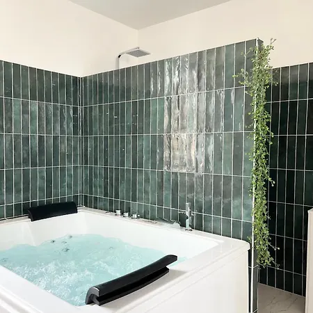 Apartment Les Loges Des Coteaux - Loge 2 - Luxury With Jacuzzi
