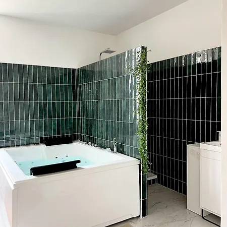 Les Loges Des Coteaux - Loge 2 - Luxury With Jacuzzi * Blaye